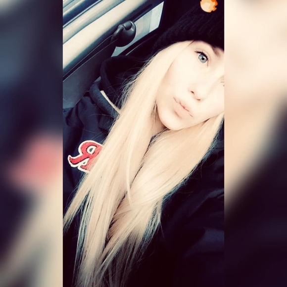 Meet your Posher, Adrienne - Picture 1 of 1